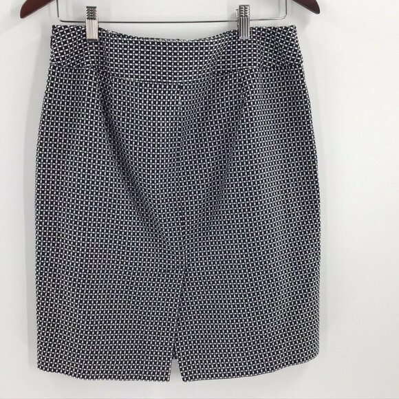 Ann Taylor Women's Skirt Black White Geometric Business Career Sz 10P Buttons‎ - Picture 2 of 8